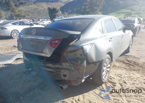 2018 Nissan Altima 2.5 S z USA, uszkodzony, nr VIN 1N4AL3AP0JC170597